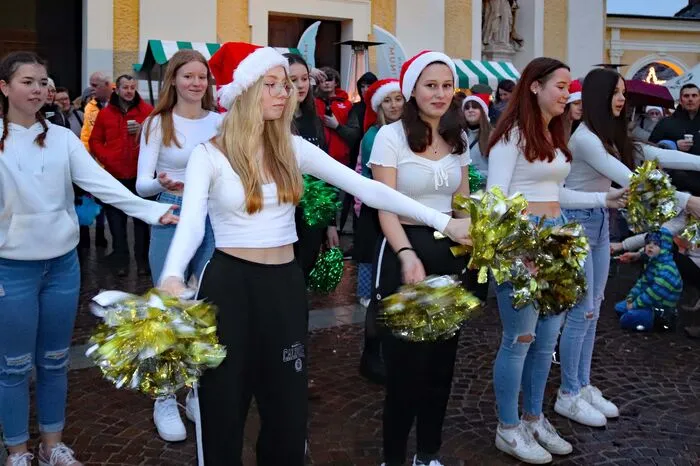 Auch hauseigene Cheerleaders punkteten voll und ganz. 