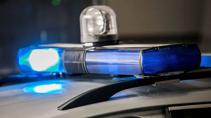 Auch der Streifenwagen wurde beschädigt (Sujetbild)