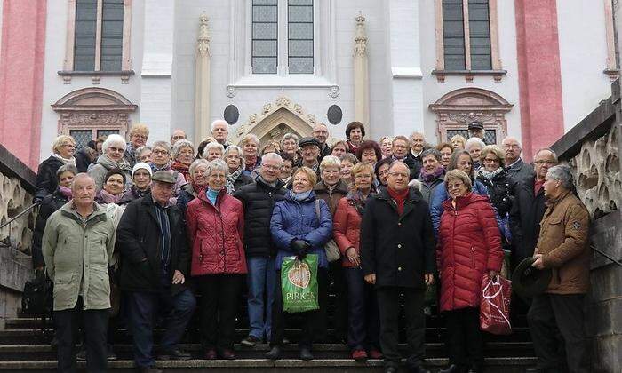 Die Abordnung aus Millstatt überbrachte den Christbaum 