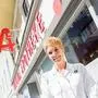 Daniela Ratschke führt die Apotheke in der Italiener Straße 