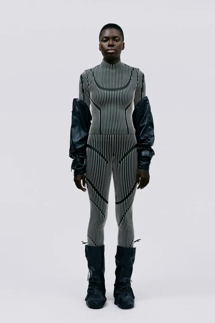 Auch Mercedes-Fußmatten dienten als Inspiration