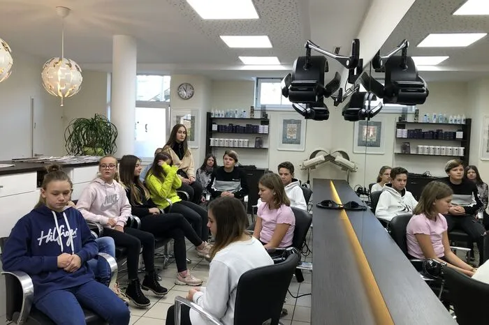 Schülerinnen und Schüler der dritten Klasse NMS Fohnsdorf waren zu Besuch.