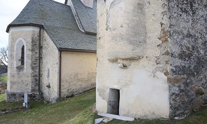 Der Karner bei der Kirche in Treffling bei Mölbling 