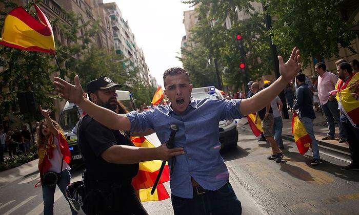 Unabhängigkeitsbefürworter auf den Straßen von Barcelona