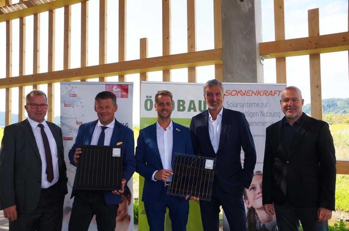 Berndt Triebel, Christian Scheider, Bernd Lieber, Harald Kogler und Bernhard Erler präsentierten mit der "Ökobau" eine "Spezialmesse" für nachhaltiges Bauen.