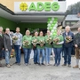 Das Team des Adeg-Marktes in Gasen samt Gästen bei der Neueröffnung