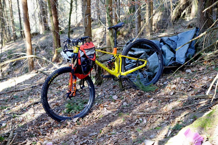 Standesgemäß fährt man natürlich mit dem Rad zur Baustelle