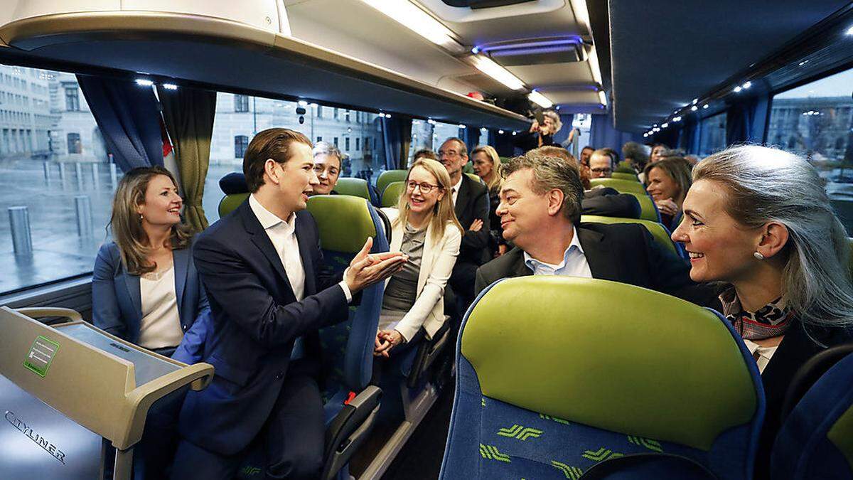 Regierung im Autobus