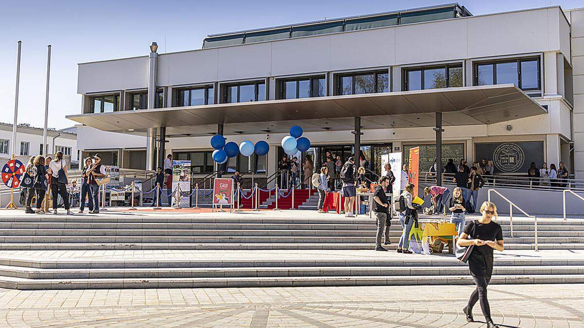 Der Rektor der Linzer Universität betont, Kärnten könne auf seine Uni &quot;wirklich stolz&quot; sein 