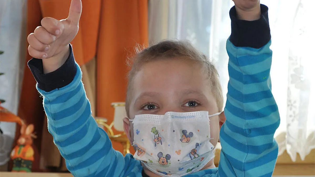 Luca in Siegespose: Sein Lebensmut ist beispielhaft