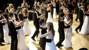 Oststeirische Maturanten können endlich ihr Tanzbein schwingen