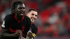 Wollen wieder überraschen: Salzburgs Oumar Solet und Oscar Gloukh