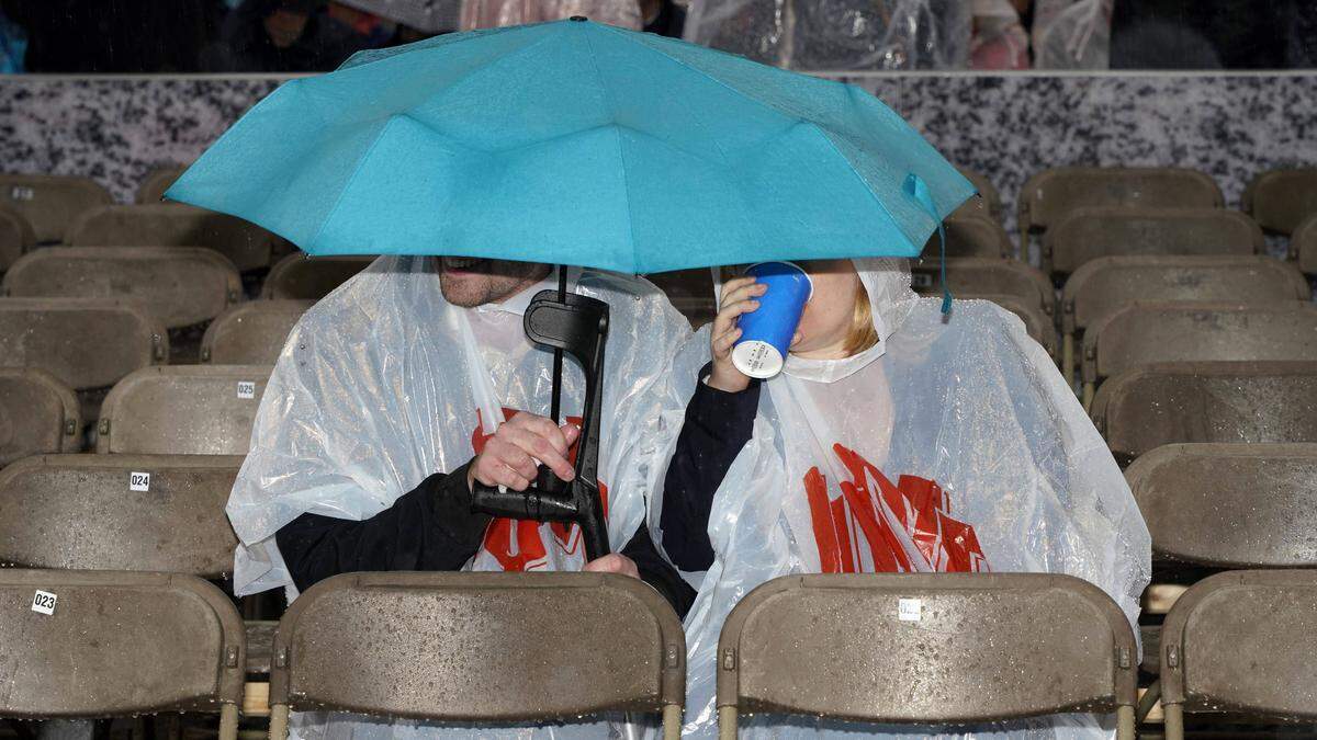 Der Regen macht es dem Publikum der Sommerbühnen heuer schwer