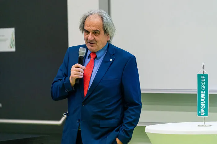 Wolfgang Graier, Leiter des Gottfried-Schatz-Forschungszentrum und somit Madreiter Sokolowskis Chef, hielt die Laudatio auf die Preisträgerin