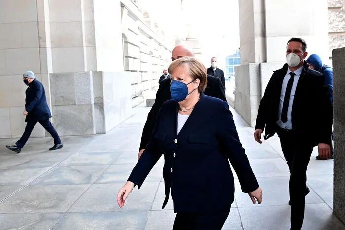 Für Angela Merkel, die Deutschland über lange Zeit bis in die Faser prägte, endete indes ihre 16-jährige Kanzlerinnenschaft.