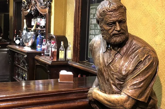 3. Wer nicht mit Hemingway trinkt, der war auch nicht in Pamplona.