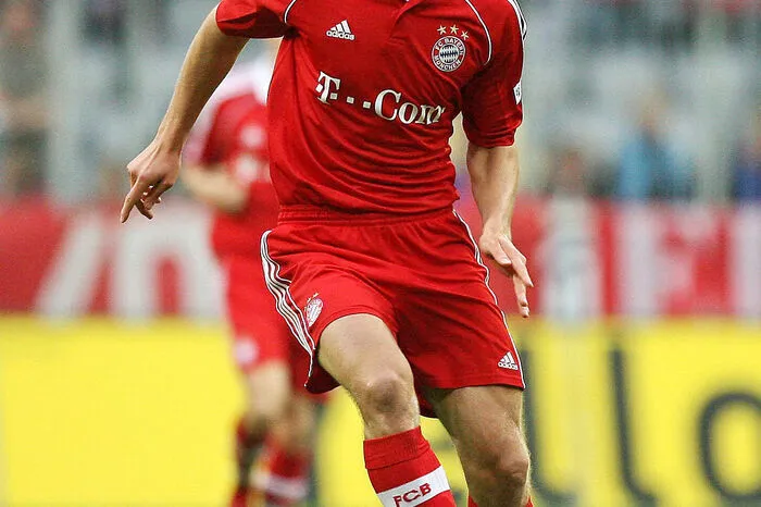 Schon vergessen? Auch Stefan Maierhofer (2005 - 2007) spielte beim großen FC Bayern. Großteils bei den Amateuren - aber zwei Mal kam er auch bei den Profis zum Einsatz.