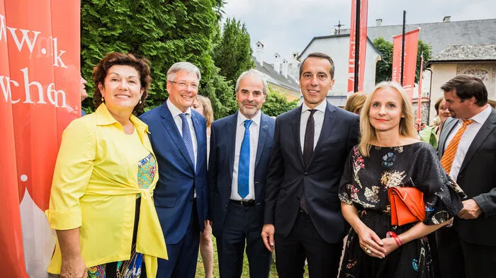 Anlässlich 40 Jahre Musikwochen Millstatt gelang es Intendant Bernhard Zlanabitnig die lettische Mezzosopranistin nach Millstatt zu holen. Unter den Festgästen waren Ulrike Wehr, Lebensgefährtin von Landeshauptmann Peter Kaiser, Bernhard Zlanabitnig, Bundeskanzler Christian Kern mit Ehefrau Eveline Steinberger-Kern.