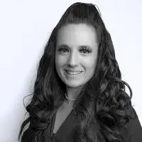 Author Laura Quedritsch