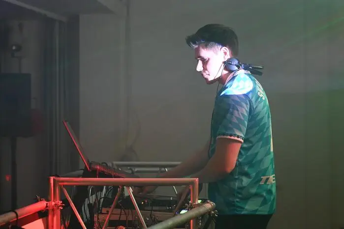DJ „Soldii“ sorgte mit mitreißenden Beats und Tanzmusik für beste Partystimmung.
