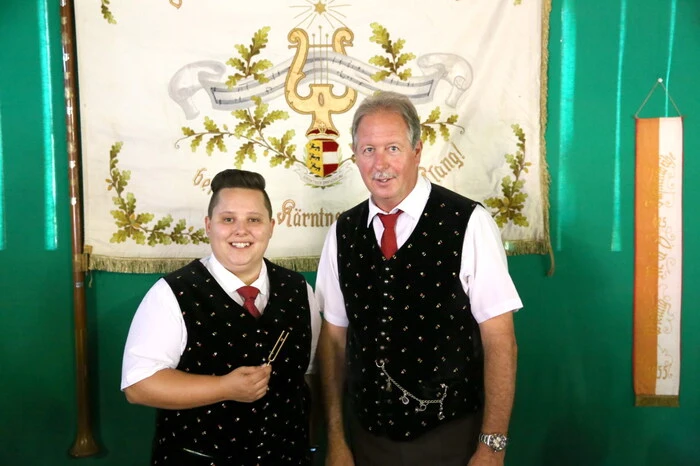 Mit dem Verlauf des Festes sichtlich zufrieden zeigten sich Sängerrunde-Obmann Reinhard Kanz und Chorleiterin Verena Pliemitscher (von rechts). 