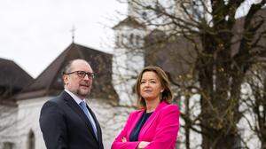 Österreichs Außenminister Alexander Schallenberg mit seiner slowenischen Amtskollegin Tanja Fajon