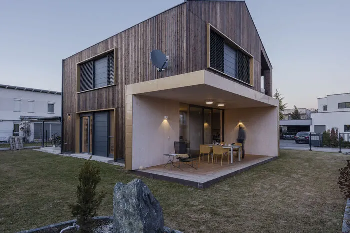 Wer mit Holz baut, kann an Wohnraum sparen. Hier liegt das größte Einsparungspotential