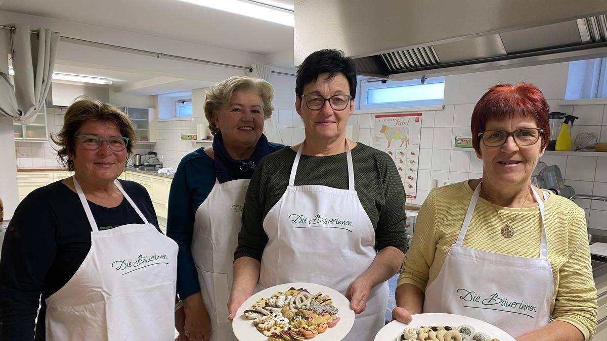 Bezirksbäuerin Maria Matzhold (2. v. r.), Elisabeth Matzhold (1. v. l.), Ernestine Rauch (2. v. l) und Maria Lorber (1. v. r.) engagieren sich wieder für „Steirer helfen Steirern“