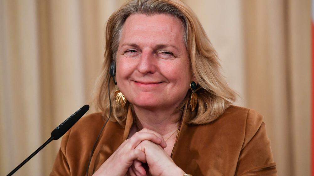  Ex-Außenministerin Karin Kneissl