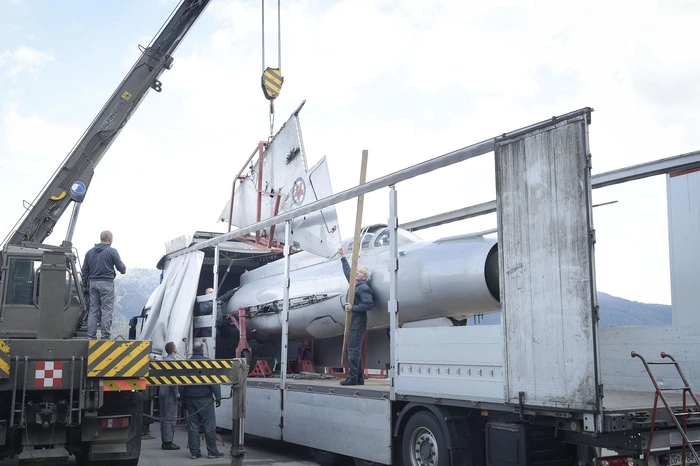 ... und mit einem Sattelschlepper nach Zagreb transportiert.