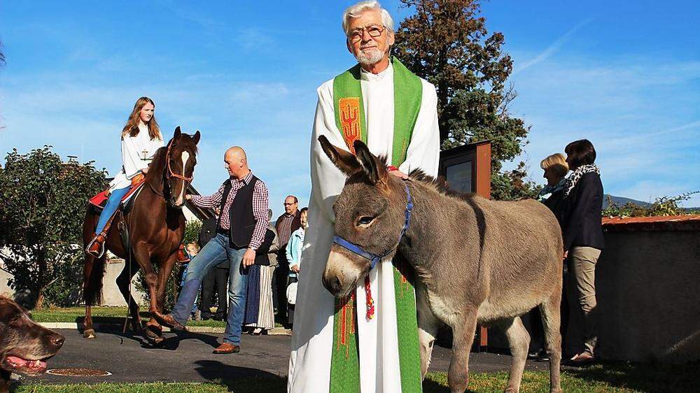 Pfarrer Wolfgang Fank und der Esel
