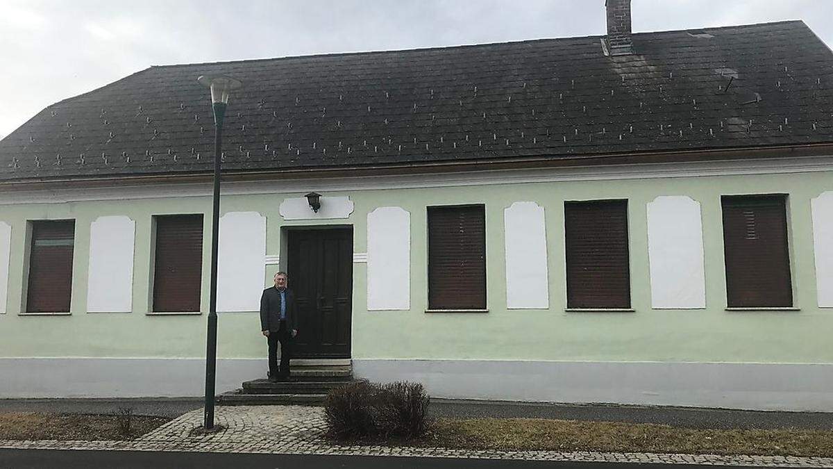 Das Schieder-Haus in Bad Blumau liegt direkt neben der Hauptstraße im Ortskern und hat eine Fläche von 431,19 Quadratmeter