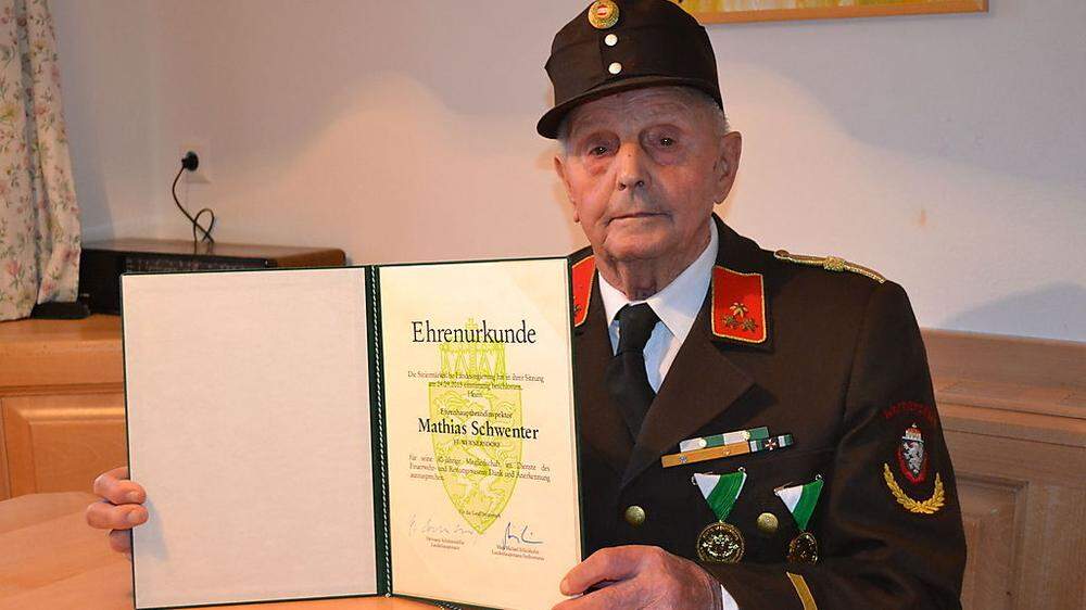 Mathias Schwenter ist seit 80 Jahren Mitglied bei der Freiwilligen Feuerwehr Wernersdorf