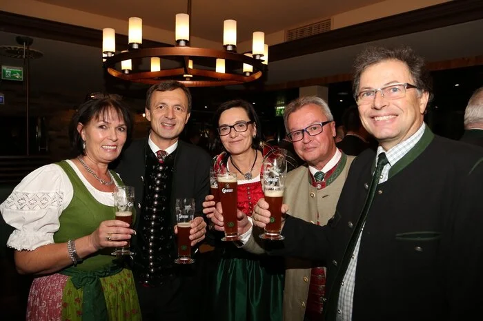 Auch Vertreter der Montanuniversität Leoben stießen miteinander an.