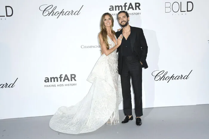 Auch zwischen Heidi Klum (44) und Tom Kaulitz (28)  liegt ein Altersunterschied von 16 Jahren. Das scheint nach wie vor das dominierende Thema zu sein. Umgekehrt würde vermutlich kein Hahn danach krähen.