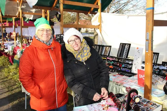 Die Aussteller präsentierten an zwei Tagen schmuckvolle Handarbeiten, Geschenkideen, Dekoartikel, selbstgebackene Mehlspeisen und Kulinarik vom Feinsten.