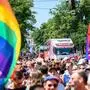 ABD0023_20250614 - WIEN - ÖSTERREICH: Teilnehmer im Rahmen der Vienna Pride 2025 - Regenbogenparade am Samstag, 14. Juni 2025, in Wien. - FOTO: APA/MAX SLOVENCIK
