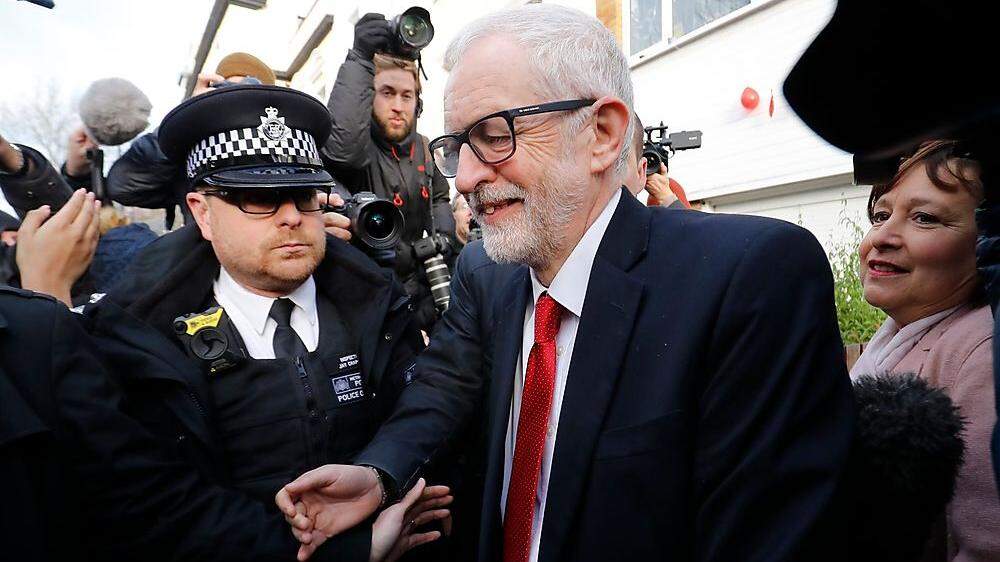 Parteifreunde machen Druck auf Labour-Chef Jeremy Corbyn