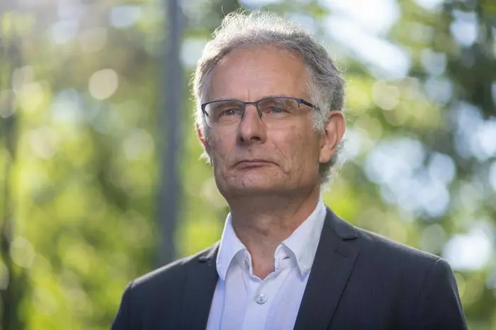 ABD0173_20250227 - WIEN - ÖSTERREICH: ++ HANDOUT ++ ZU APA0369 VOM 27.2.2025 - Markus Marterbauer (Bild) soll neuer Finanzminister werden. Der 60-jährige Ökonom ist unter anderem als Vizepräsident des Fiskalrats und in Wifo und zuletzt der Arbeiterkammer tätig gewesen. - FOTO: APA/AK WIEN/MARKUS ZAHRADNIK - ++ WIR WEISEN AUSDRÜCKLICH DARAUF HIN, DASS EINE VERWENDUNG DES BILDES AUS MEDIEN- UND/ODER URHEBERRECHTLICHEN GRÜNDEN AUSSCHLIESSLICH IM ZUSAMMENHANG MIT DEM ANGEFÜHRTEN ZWECK UND REDAKTIONELL ERFOLGEN DARF - VOLLSTÄNDIGE COPYRIGHTNENNUNG VERPFLICHTEND ++