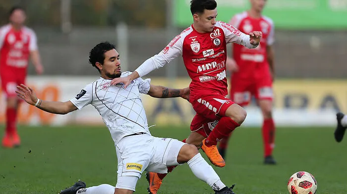 Maximilian Moreira (links) und Austria Klagenfurt verloren in Steyr 1:2