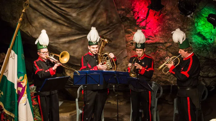 Musikalisch gestaltet wurde der Gottesdienst am Sonntag von Musikern der Bergkapelle Bad Bleiberg und den Sängern des MGV Morgensonne Kreuth.