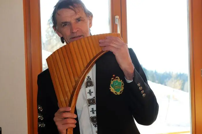 Als musikalische Umrahmung war der Panflötenspieler Franz Travar mit dabei.