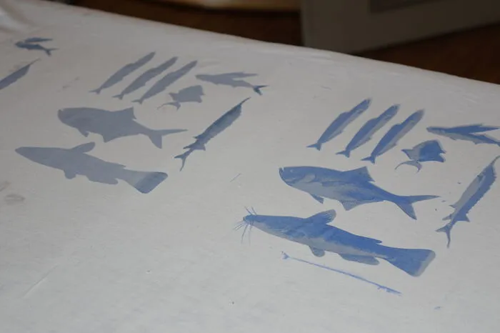 Wie diese Fische hier, die später einmal einen Polster oder eine Tasche zieren sollen.