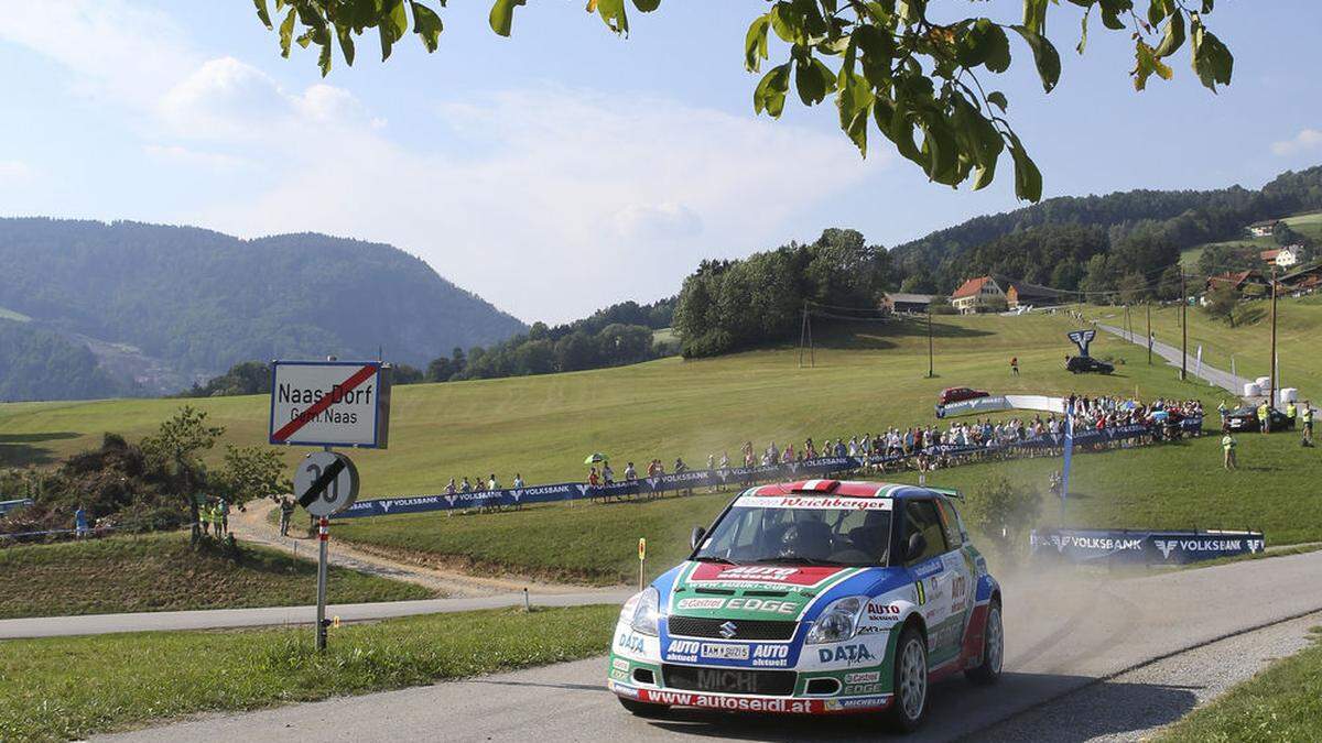 Tausende Zuschauer schauen sich die Rallye Weiz an