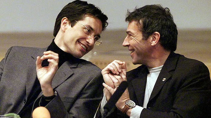 Jörg Haider katapultierte den Sohn seines Autolieferanten in die Politik: Grasser begann als Landesparteisekretär in Kärnten, 2000 wurde er Finanzminister