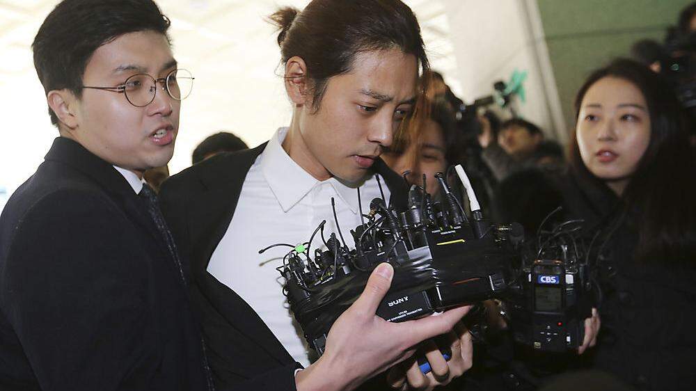 Jung Joon-young auf einer Aufname vom März, als er von der Polizei Seoul vorgeladen zum Verhör vorgeladen wurde