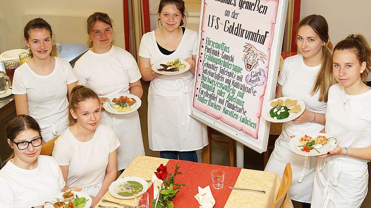 Von links: Lea Skorjanz, Vivien Karpf, Michaela Miklautz, Katharina Sneditz, Anna Smetanig, Leonie Pekart, Melanie Krall