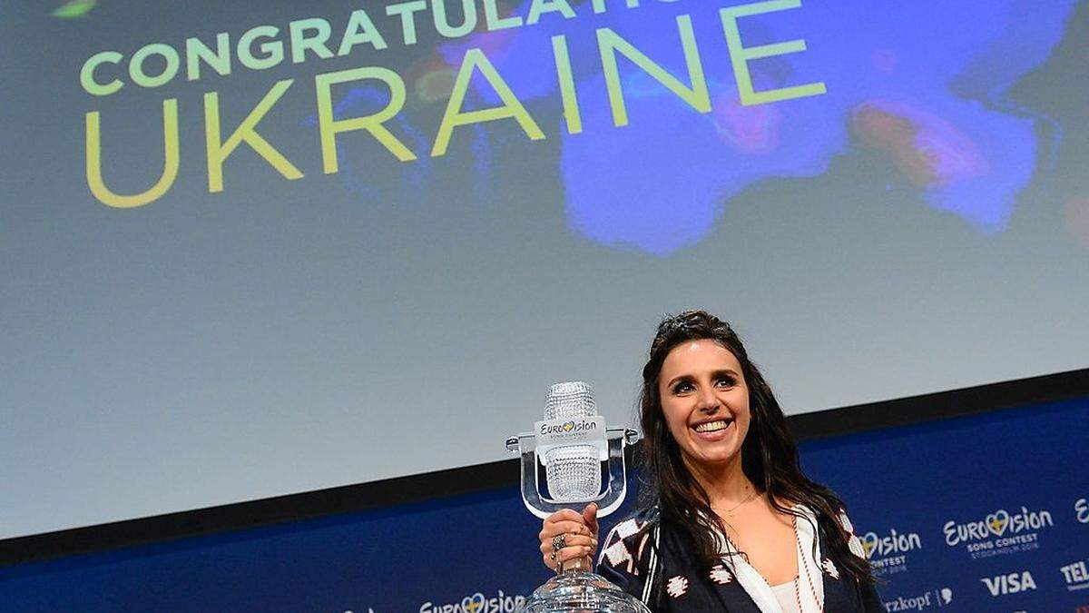 Jamala nahm nach ihrem Sieg spätnachts die Gratulationen entgegen