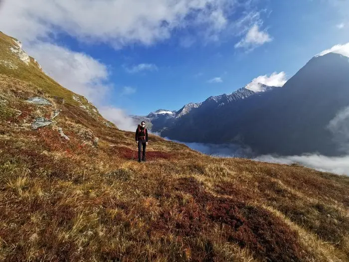 Wandern, Prägratner Höhenweg mit Blick ins Timmertal