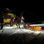 Der 45-Jährige erlitt schwere Verletzungen am rechten Bein, aufgrund der entlegenen Unfallstelle konnten ihn Bergrettung und Alpinpolizei erst am Abend erreichen